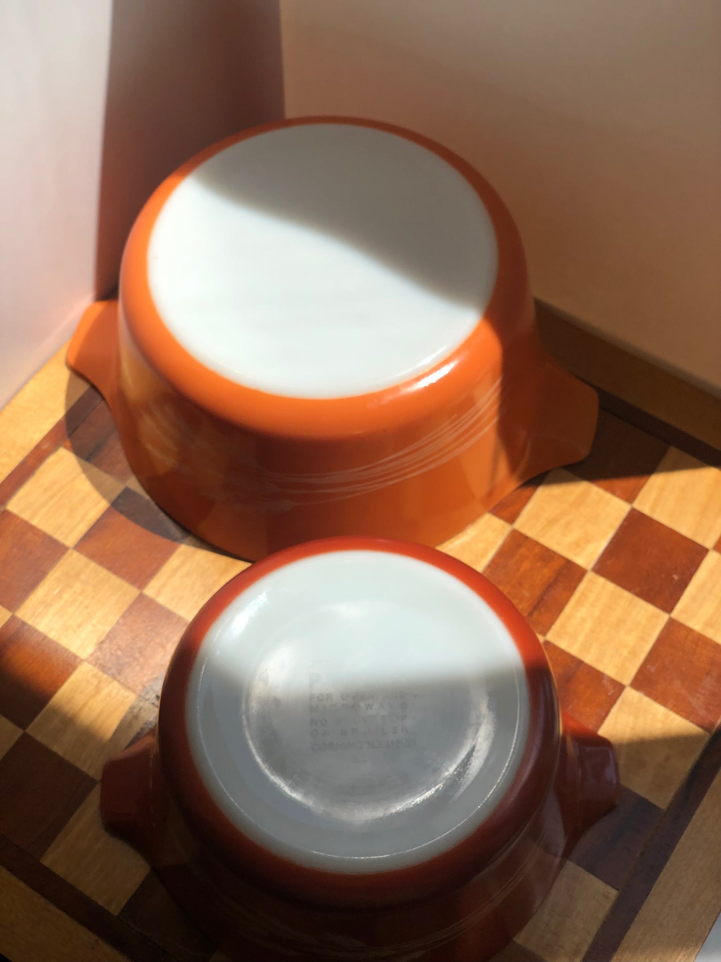 Vintage pyrex casserole dishes