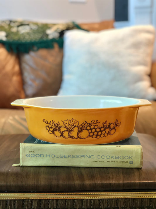 Pyrex casserole dish