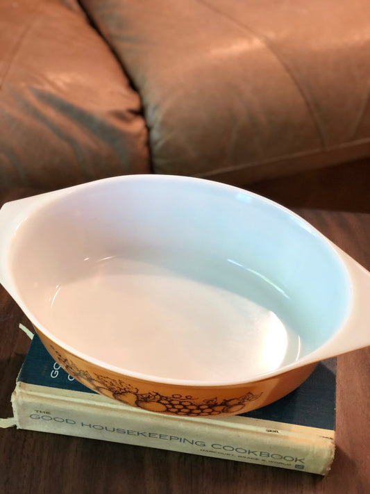 Pyrex casserole dish