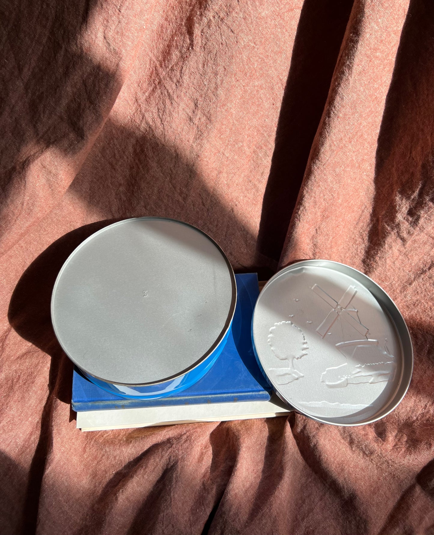 Vintage tin