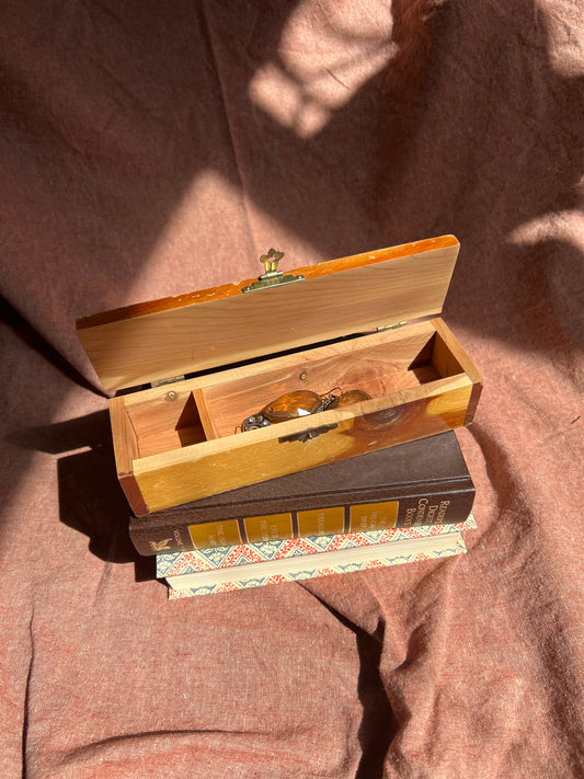 Wood jewelry box